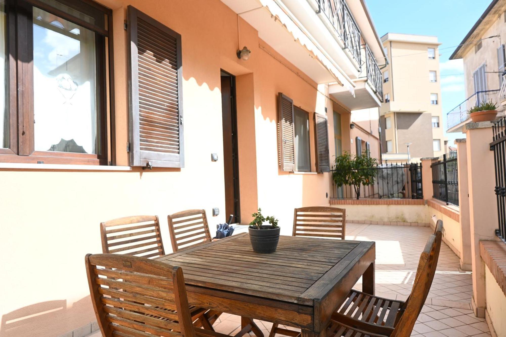 Se160 - Senigallia, Comodo Trilocale Con Patio *